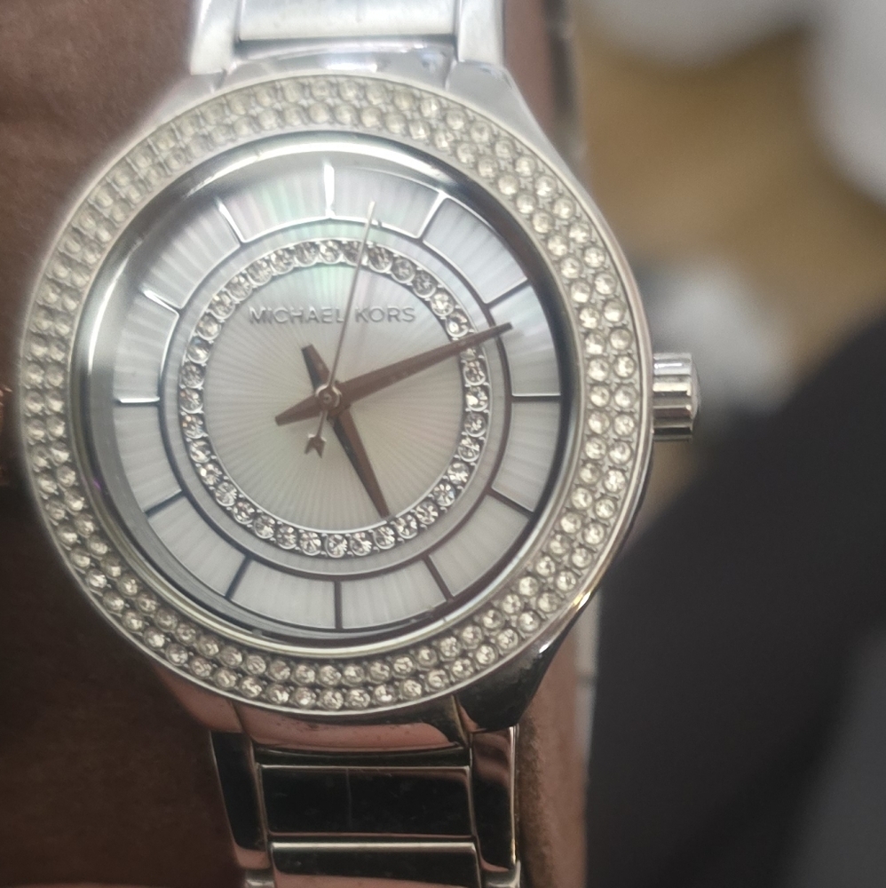 New Authentic Michael Kors Watch Obo